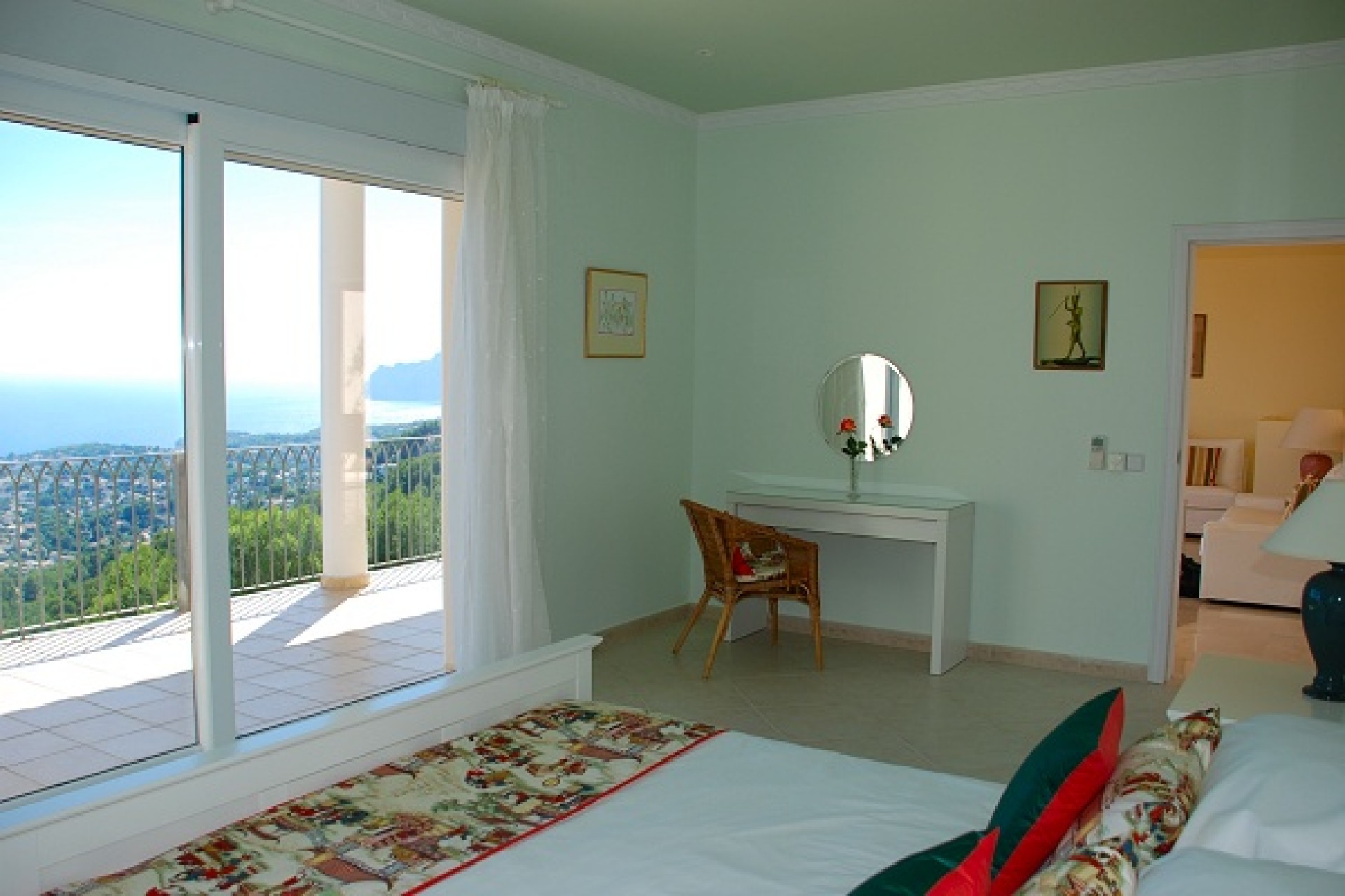 Sale - Villa -
Moraira