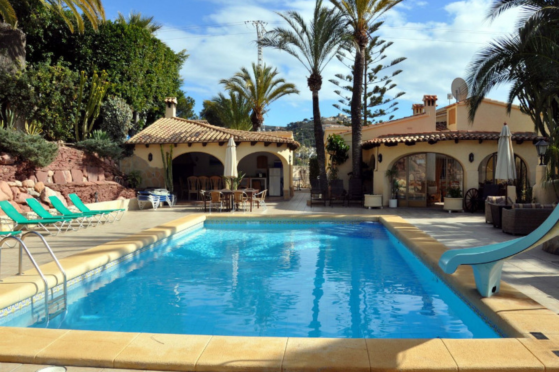 Sale - Villa -
Moraira