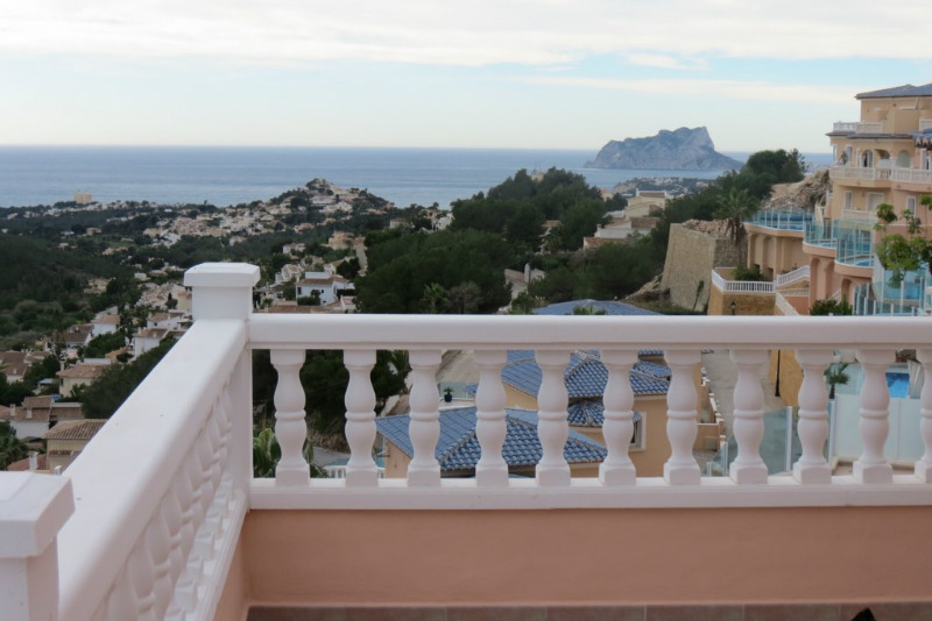 Sale - Villa -
Moraira