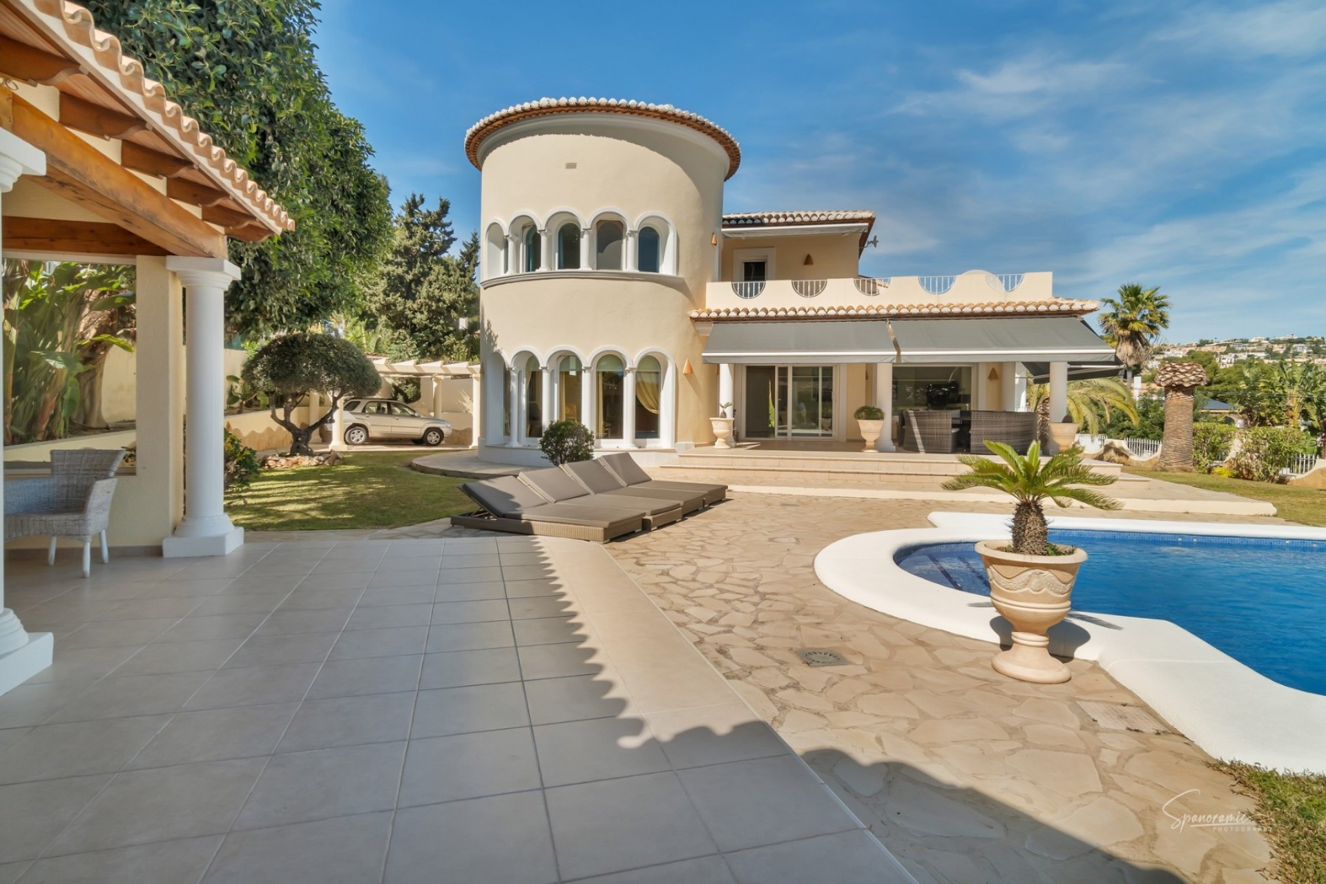 Sale - Villa -
Moraira