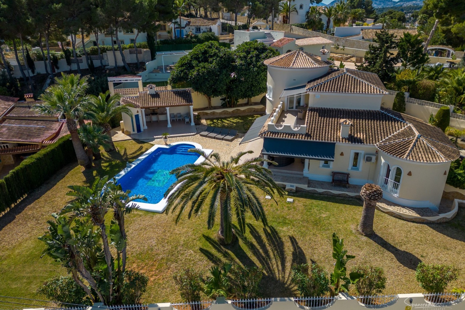 Sale - Villa -
Moraira