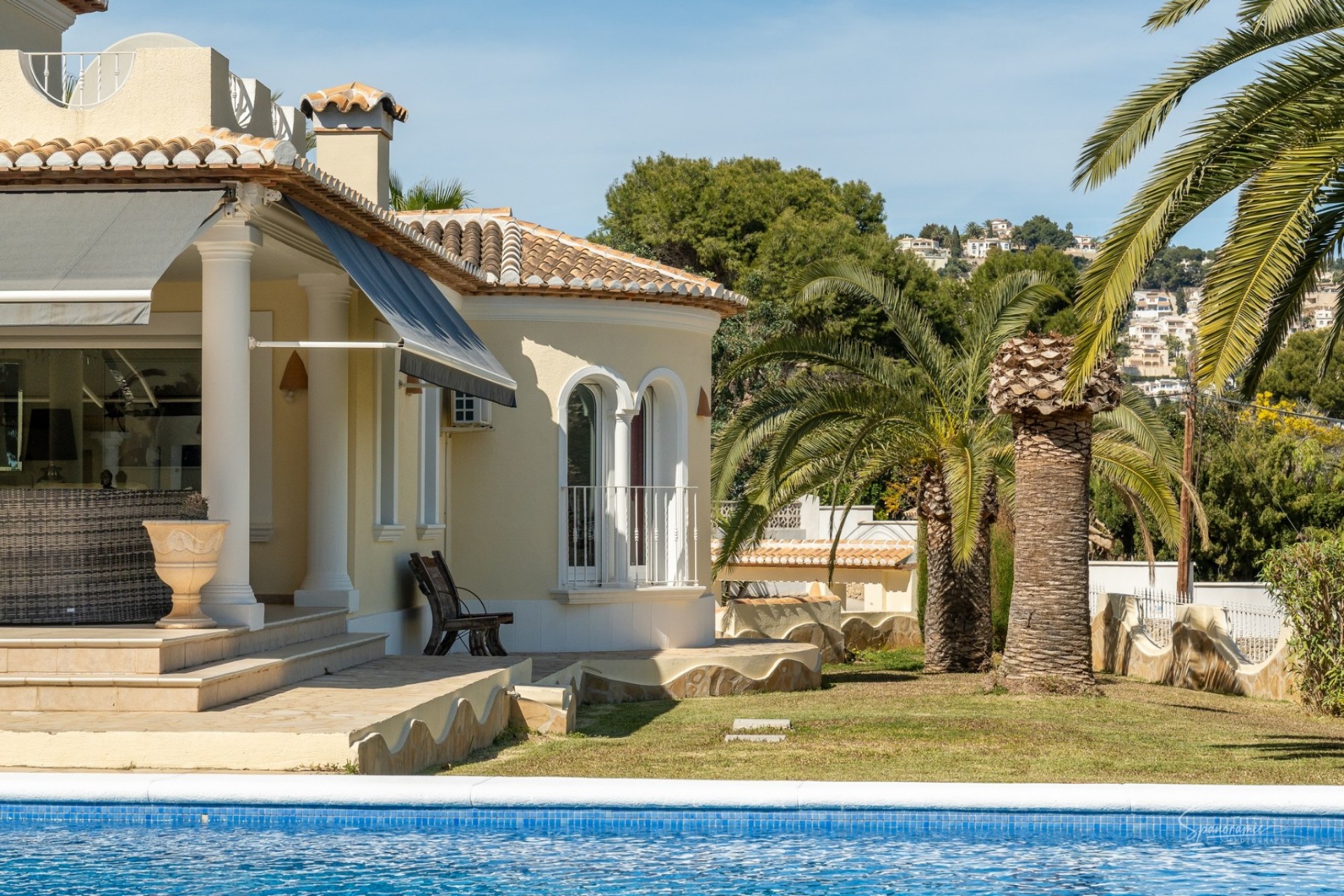 Sale - Villa -
Moraira