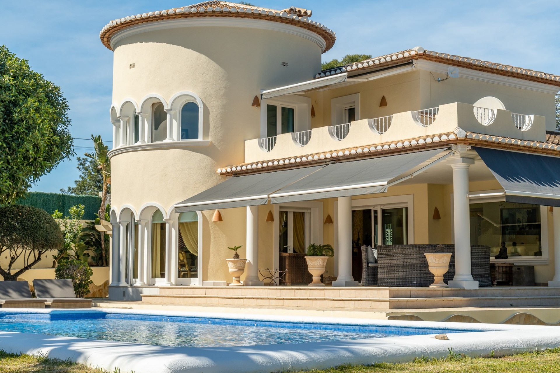 Sale - Villa -
Moraira