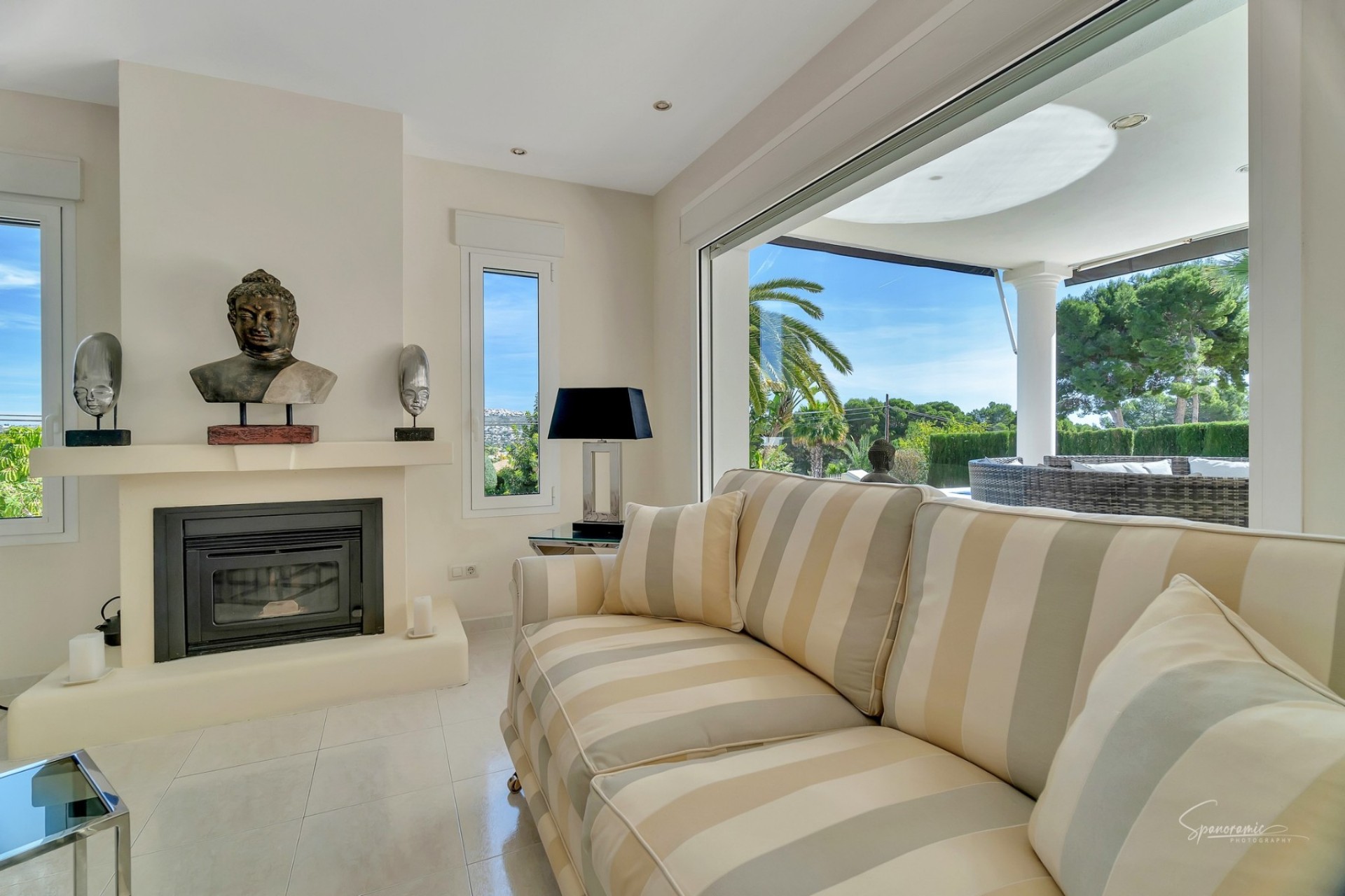 Sale - Villa -
Moraira