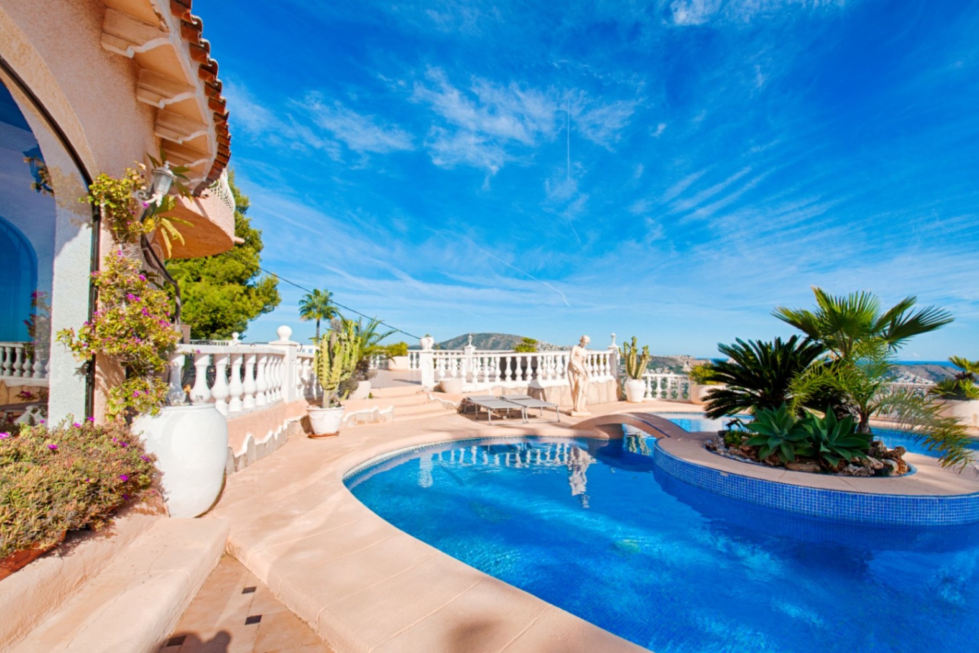 Sale - Villa -
Moraira