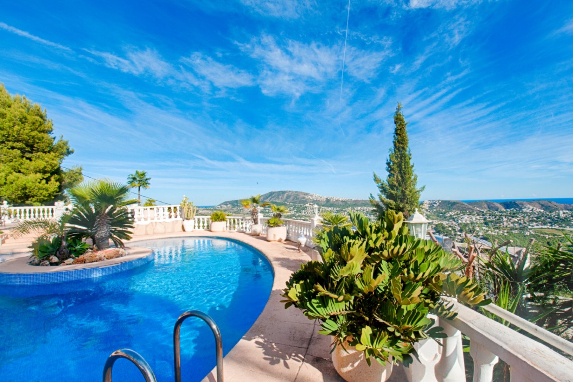 Sale - Villa -
Moraira