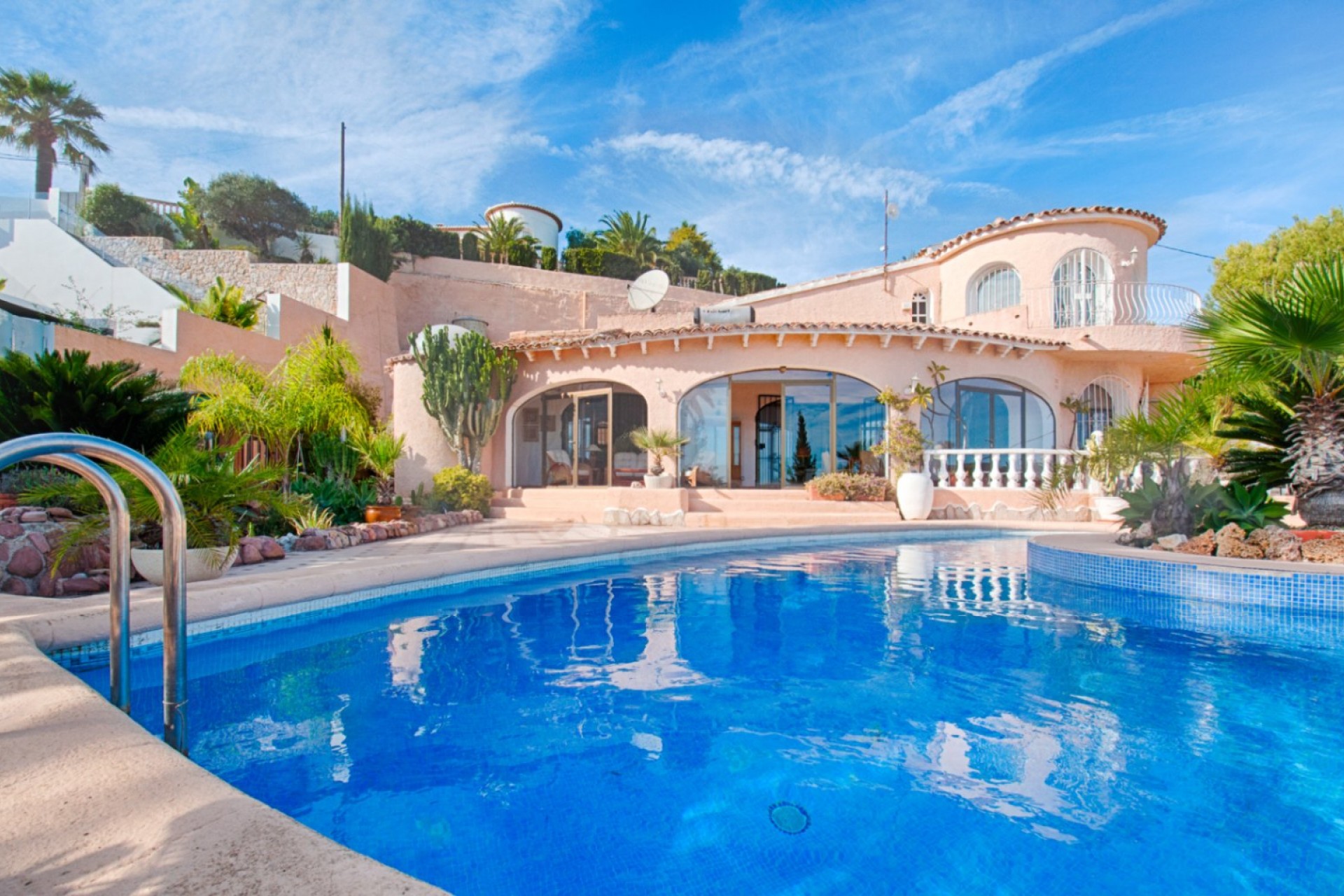 Sale - Villa -
Moraira