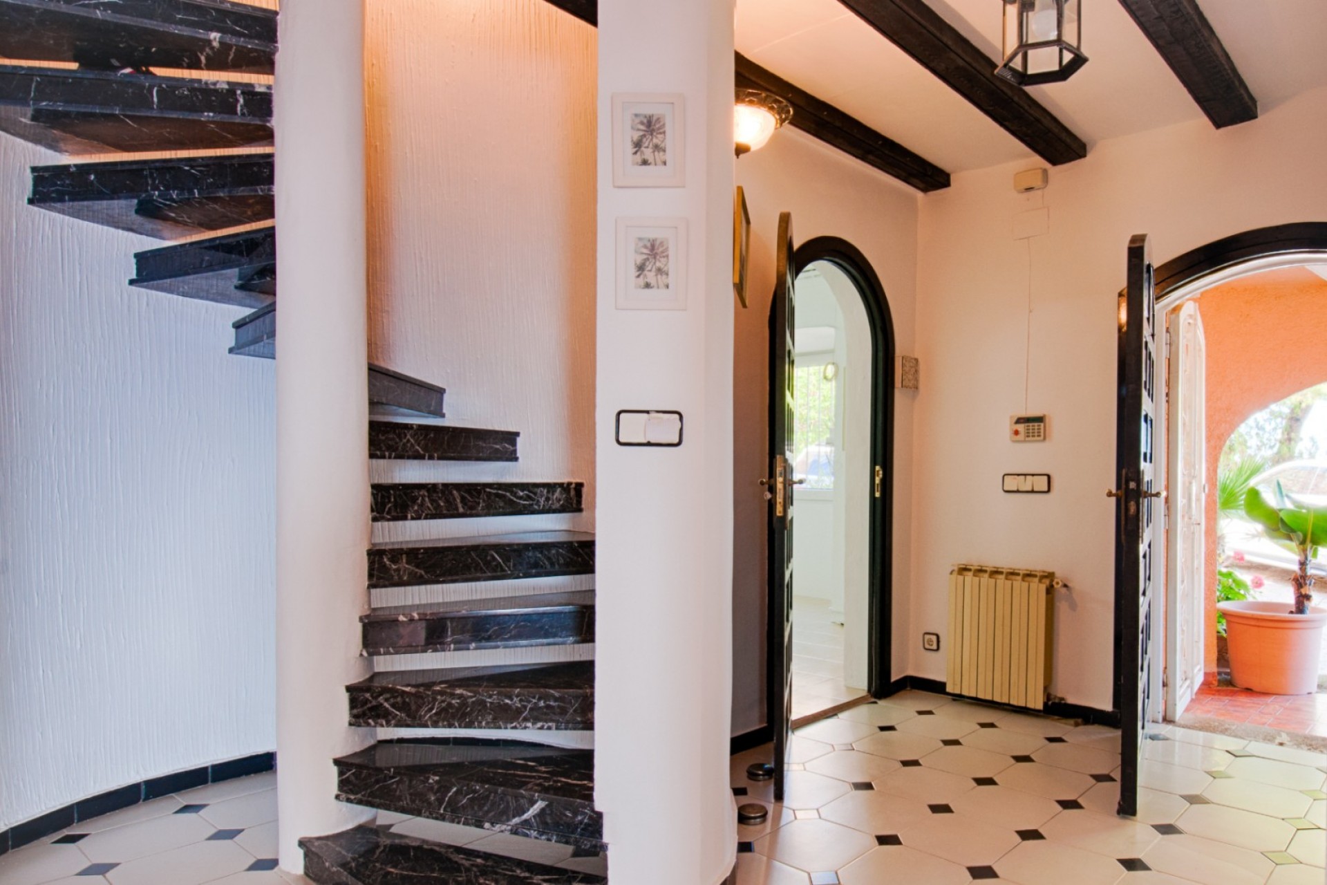 Sale - Villa -
Moraira