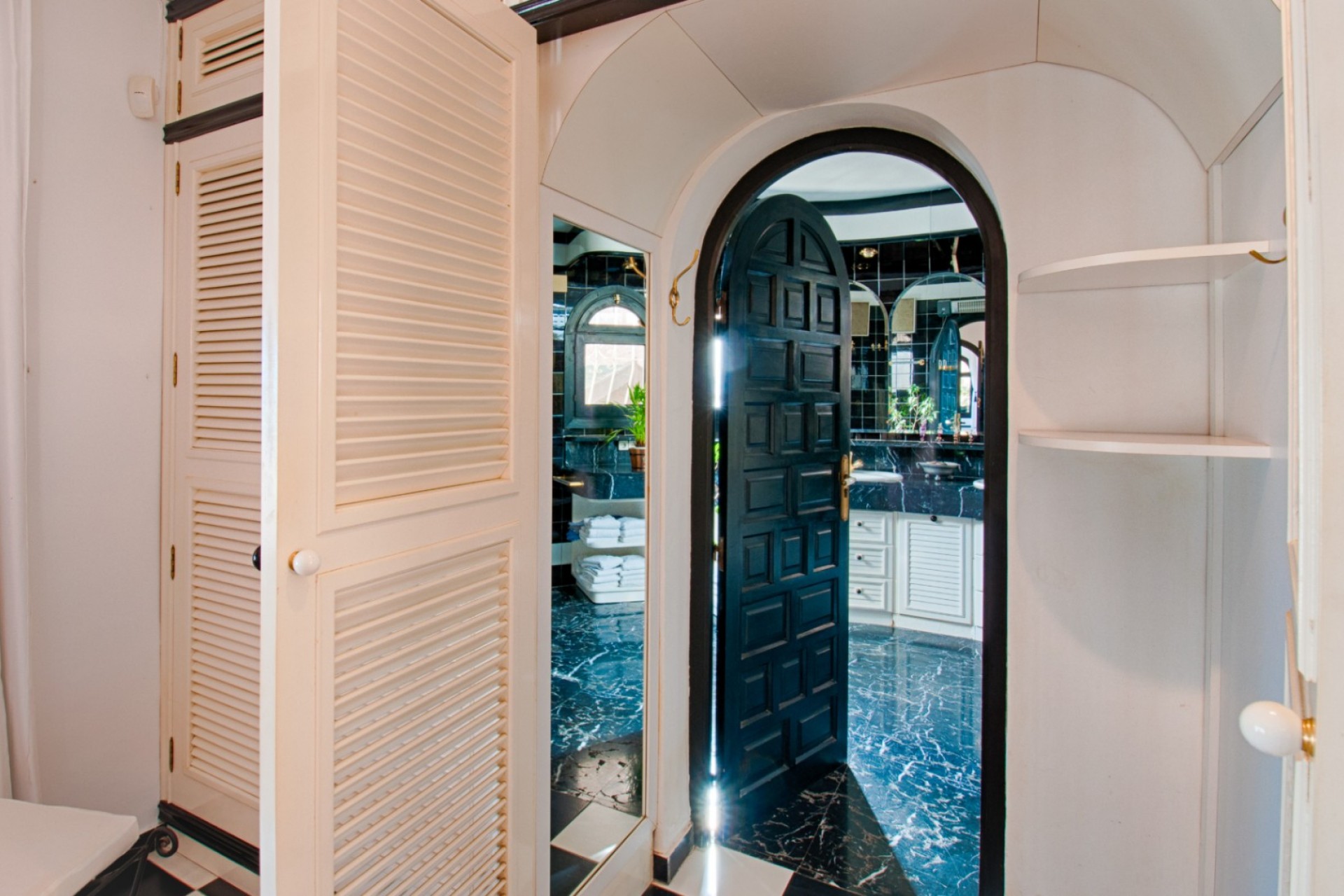 Sale - Villa -
Moraira