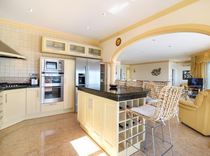 Sale - Villa -
Moraira