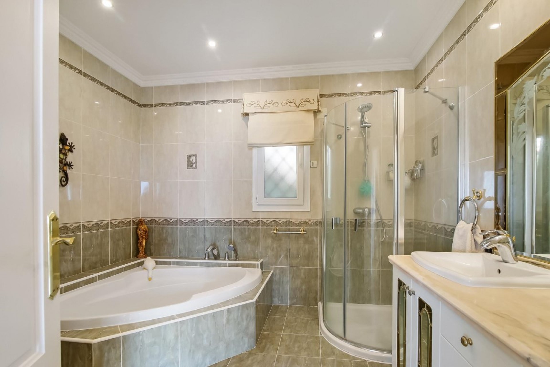 Sale - Villa -
Moraira