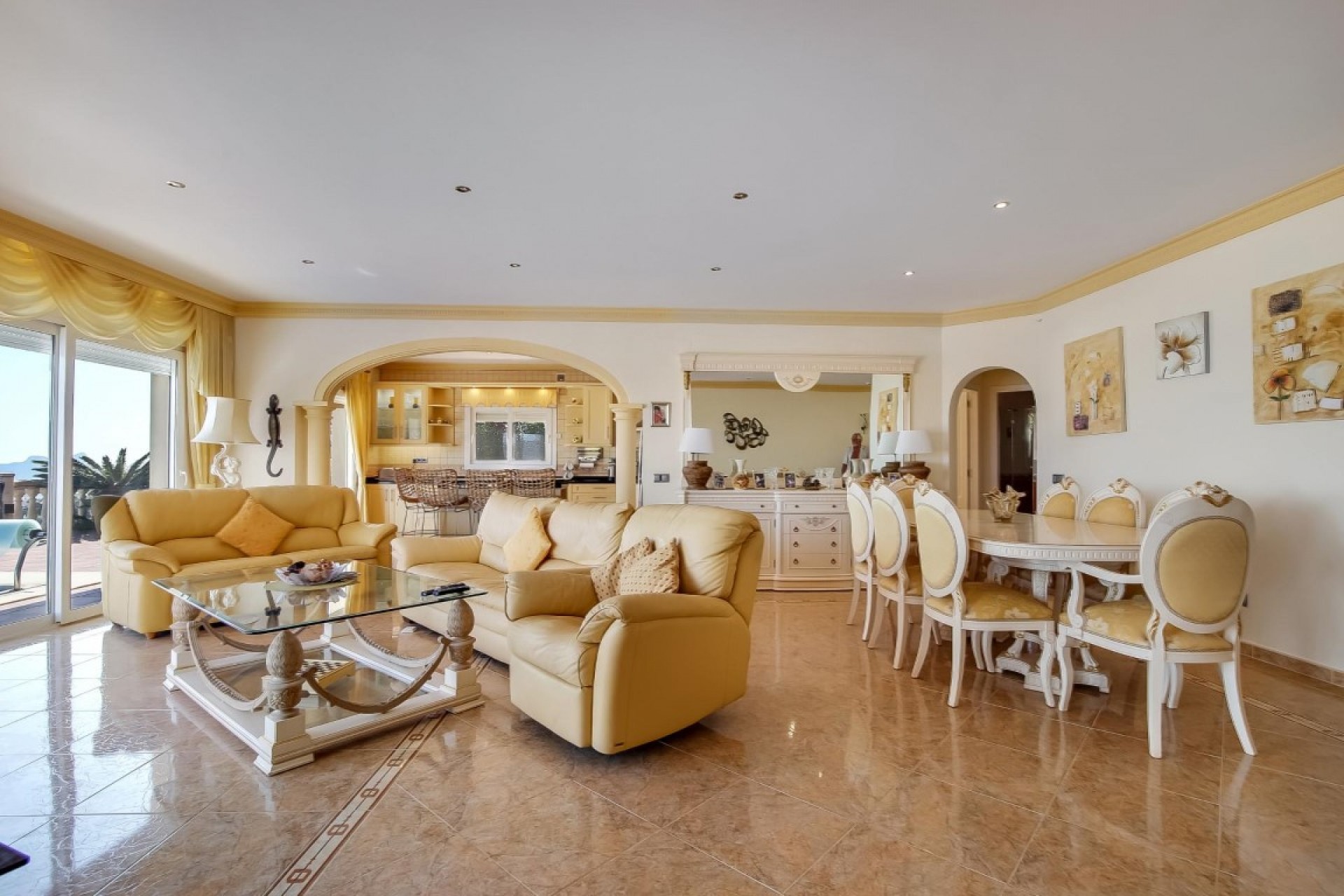 Sale - Villa -
Moraira