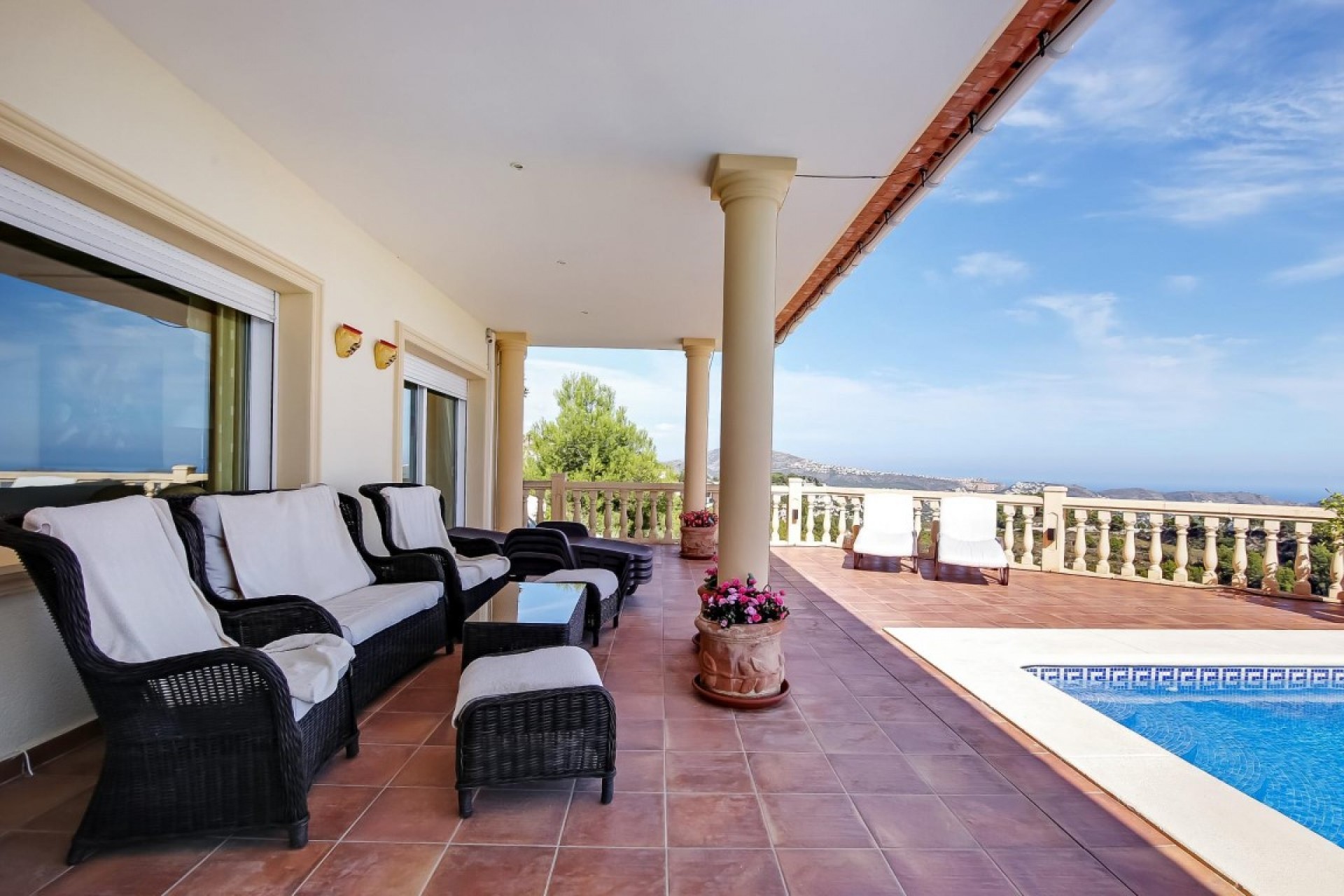 Sale - Villa -
Moraira