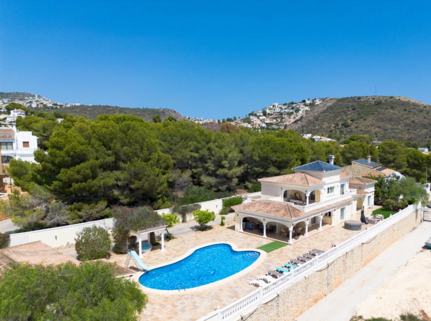 Sale - Villa -
Moraira