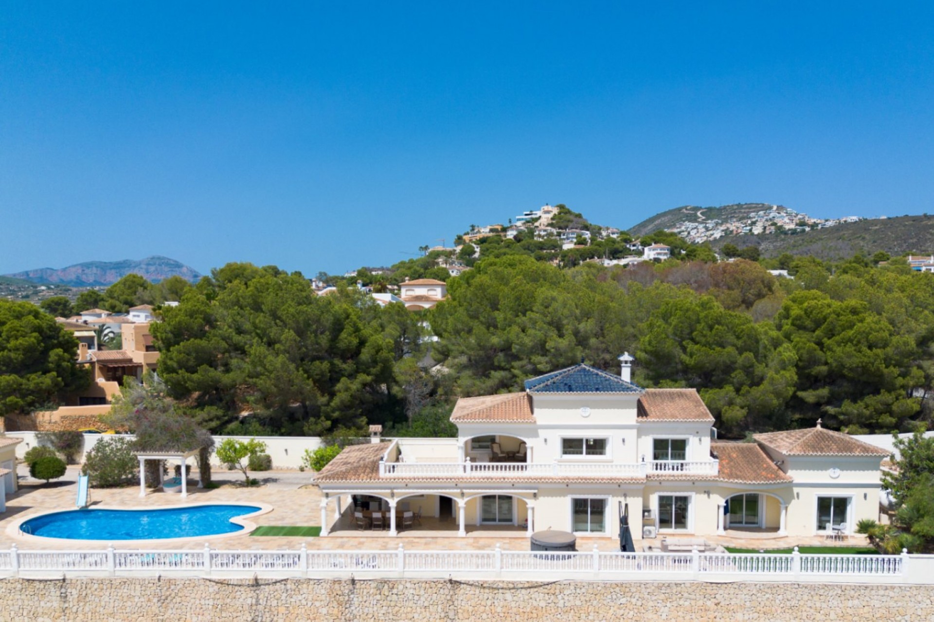 Sale - Villa -
Moraira