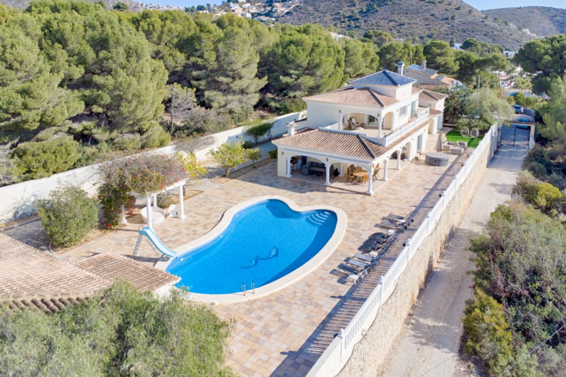Sale - Villa -
Moraira
