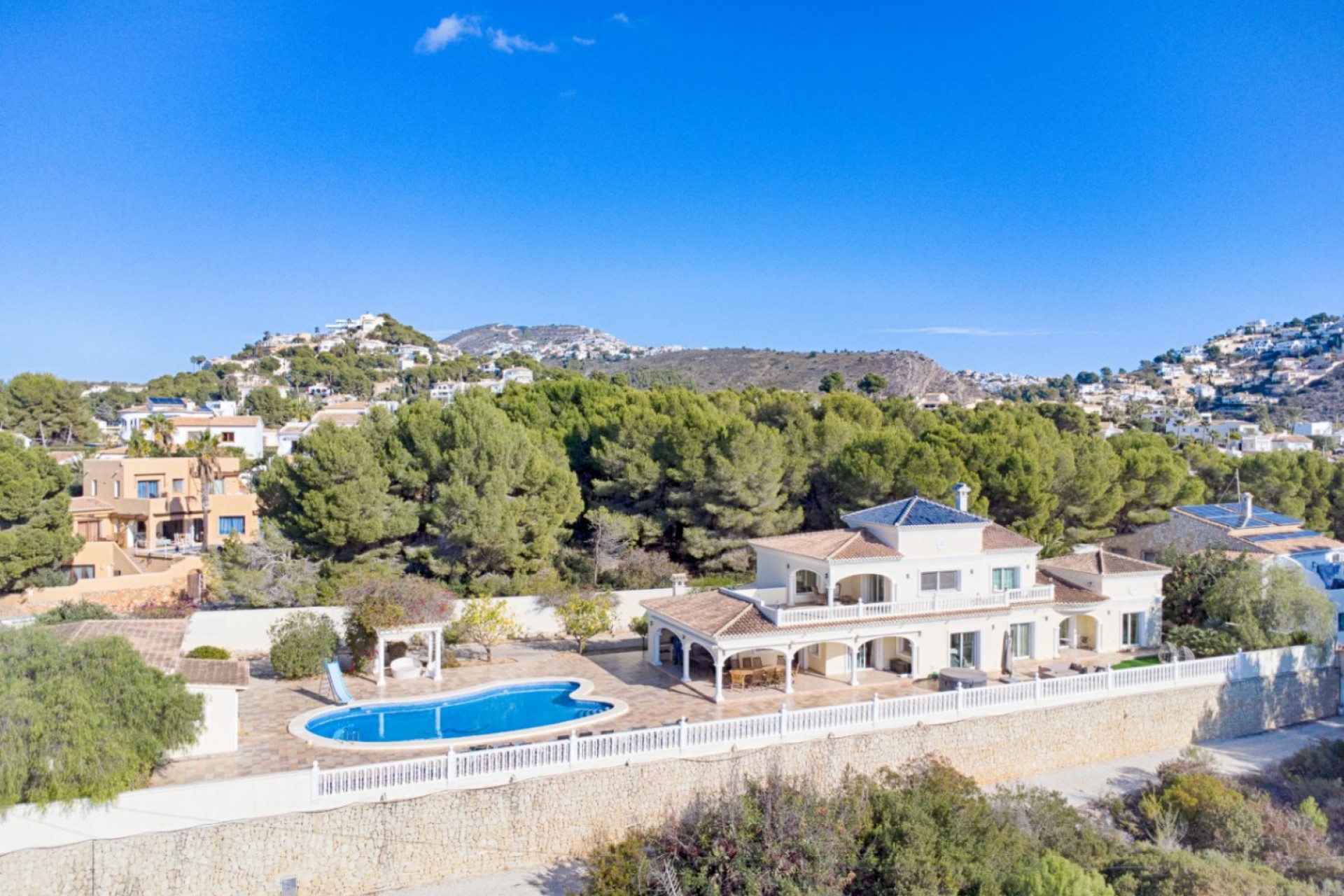 Sale - Villa -
Moraira