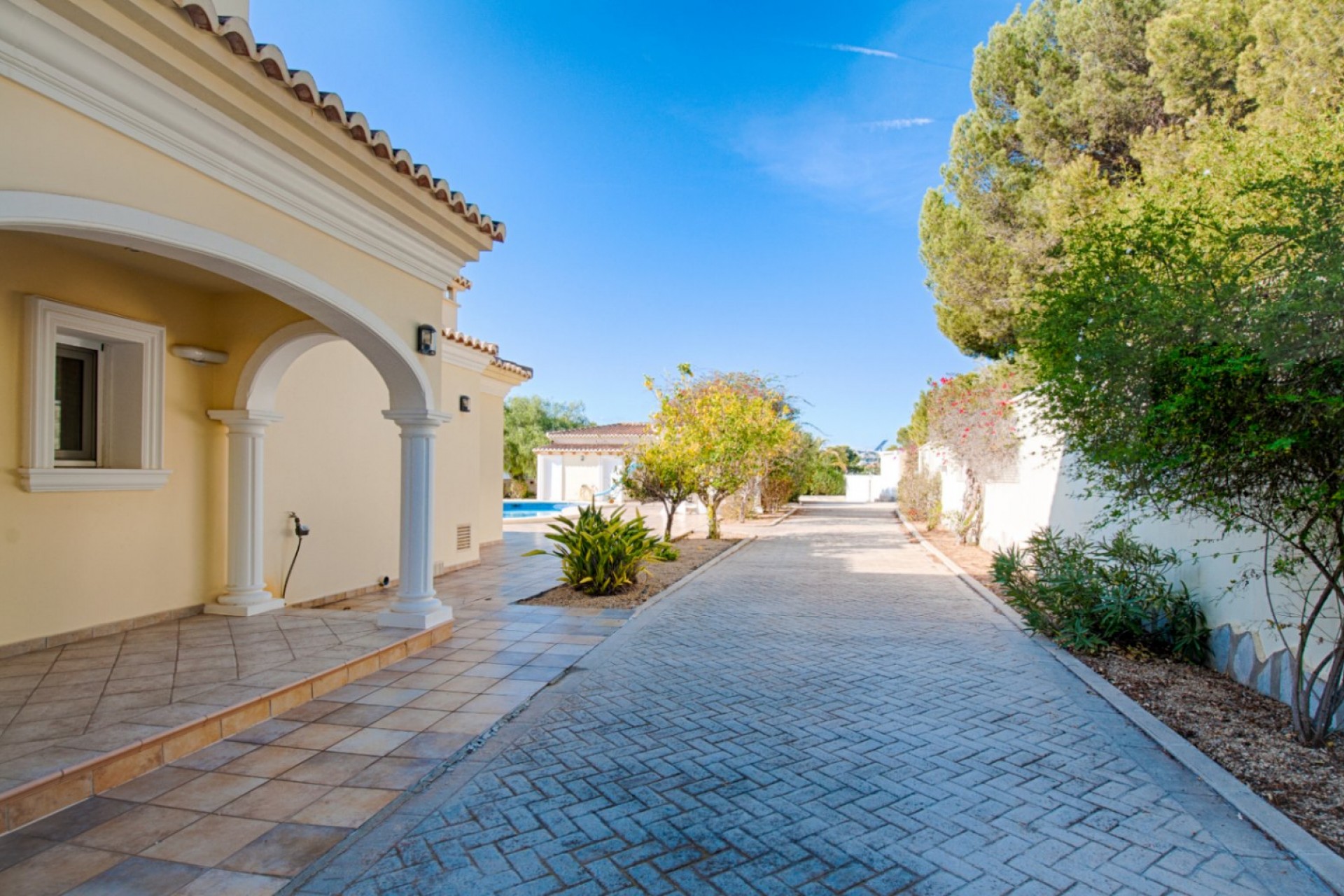 Sale - Villa -
Moraira