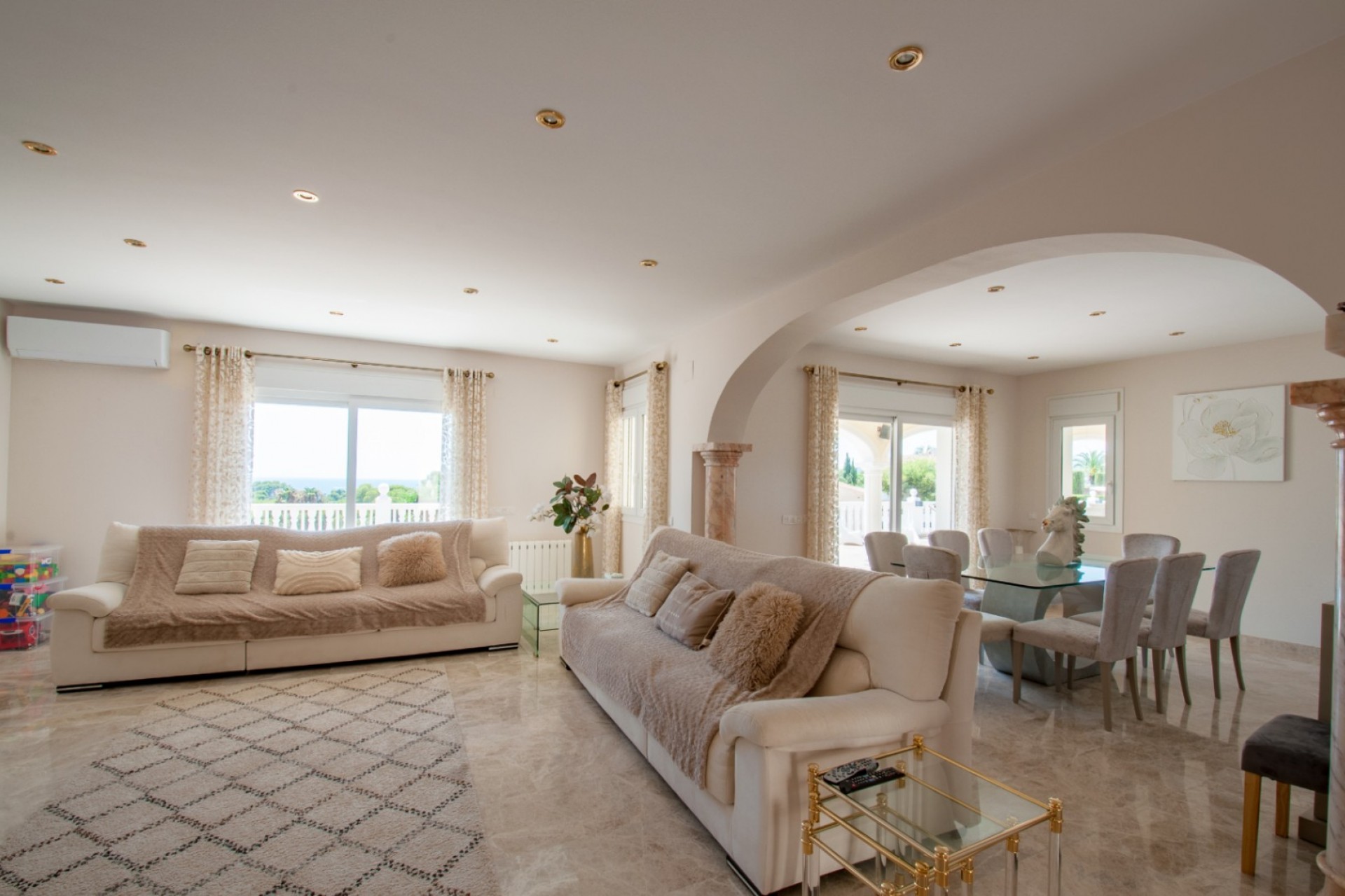 Sale - Villa -
Moraira