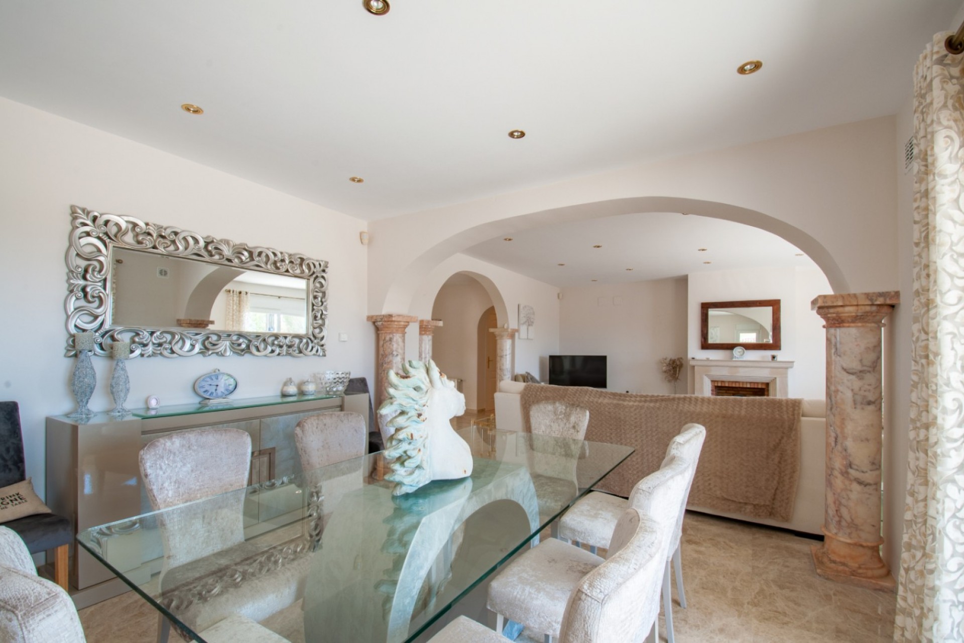 Sale - Villa -
Moraira