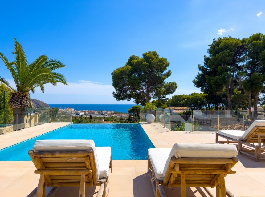 Sale - Villa -
Moraira