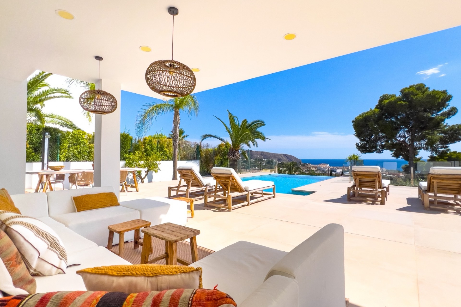 Sale - Villa -
Moraira