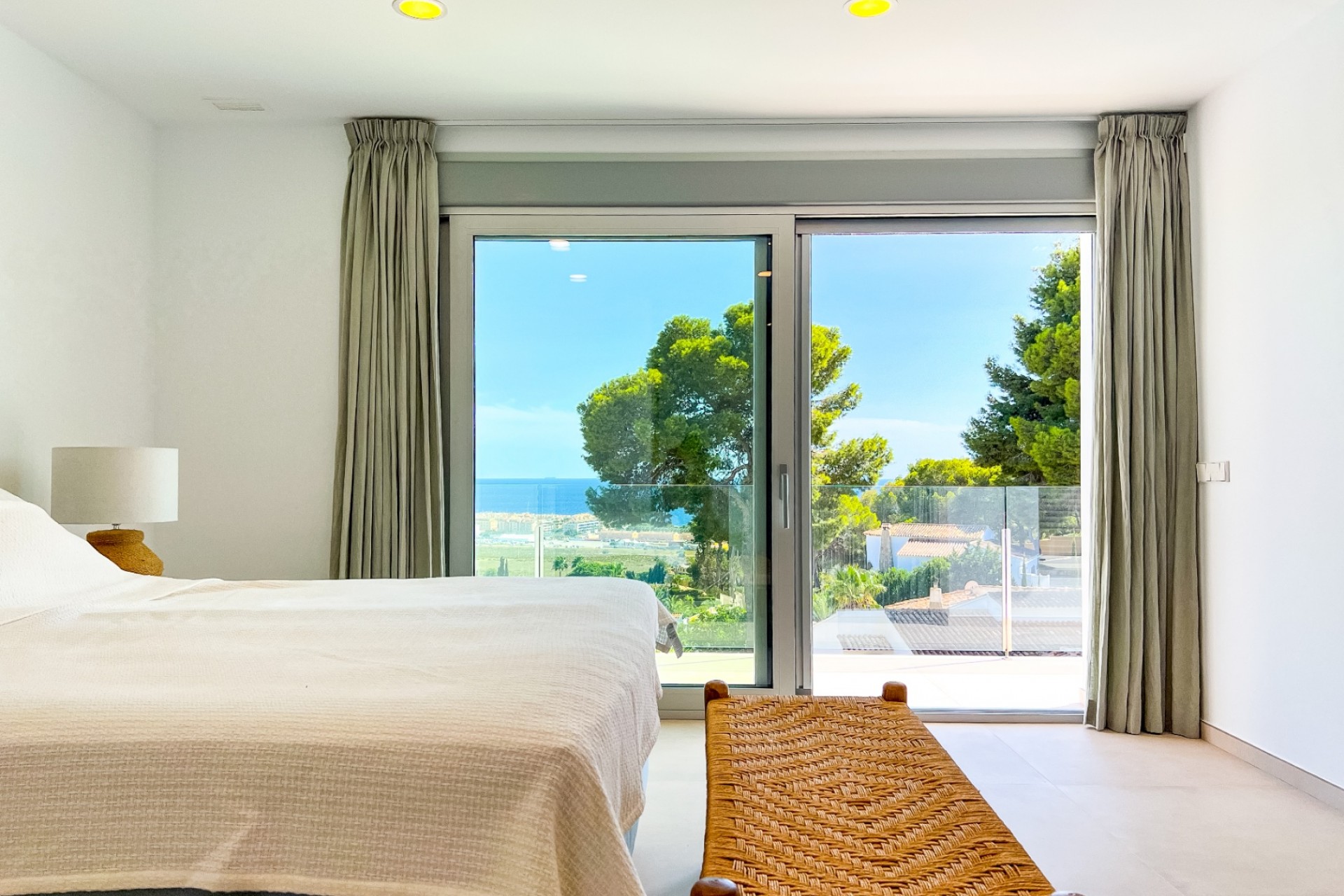 Sale - Villa -
Moraira