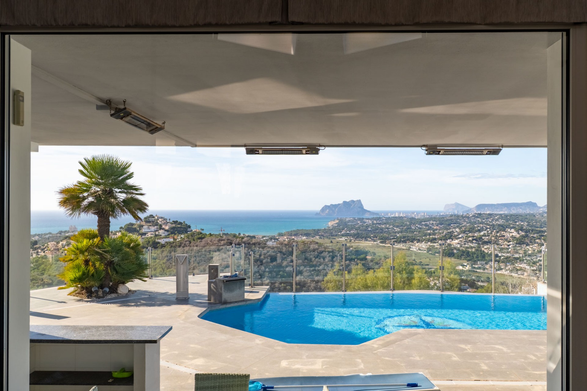 Sale - Villa -
Moraira