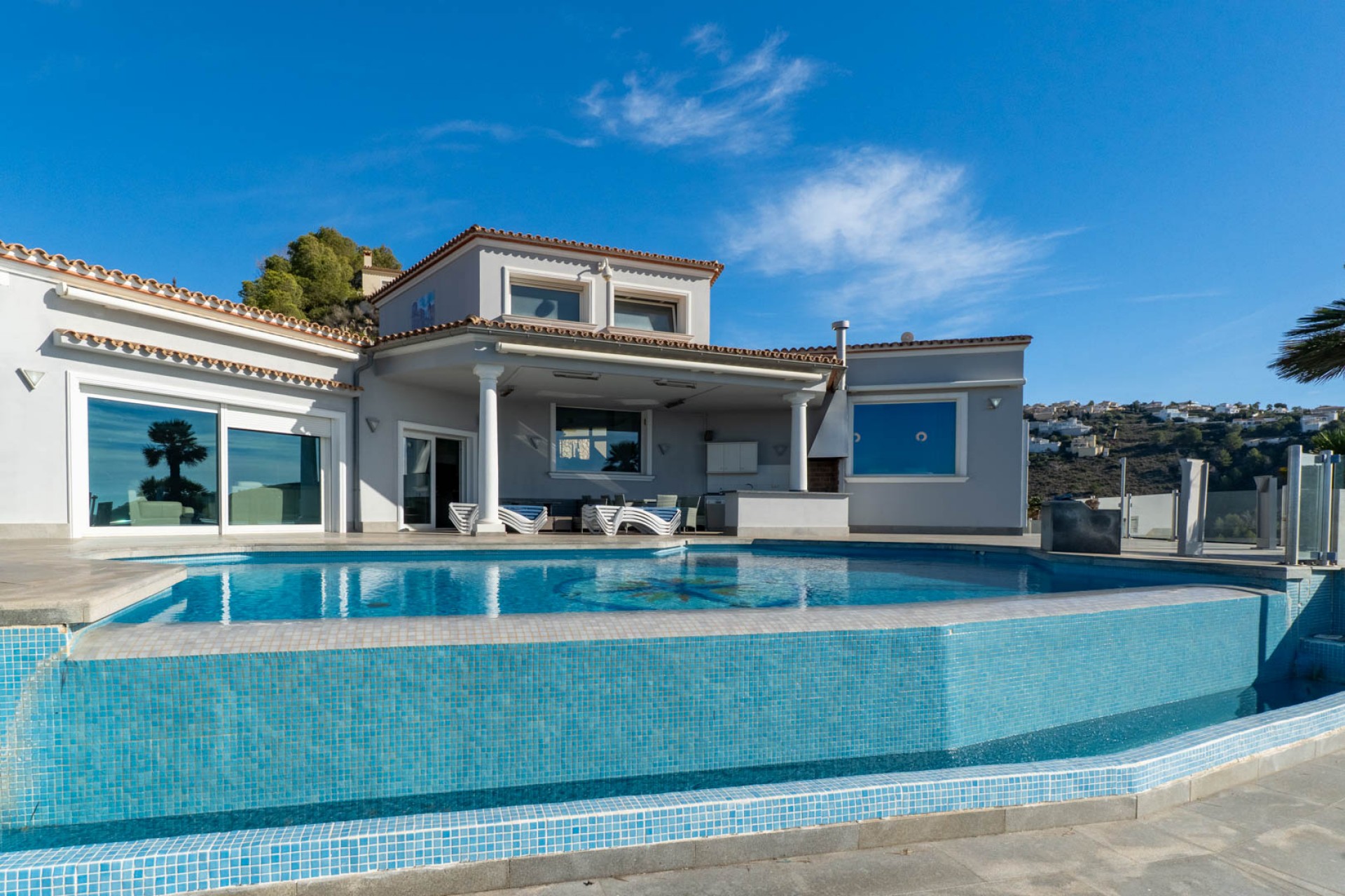 Sale - Villa -
Moraira