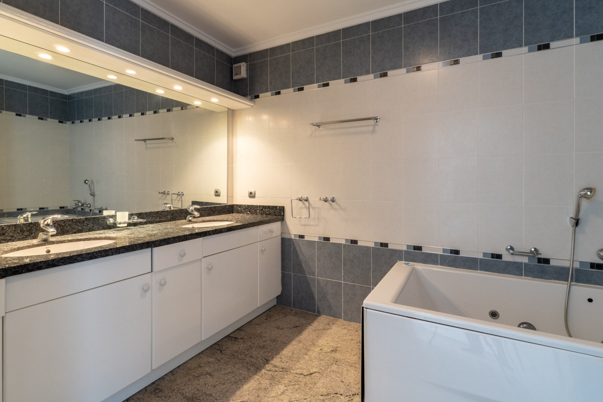 Sale - Villa -
Moraira