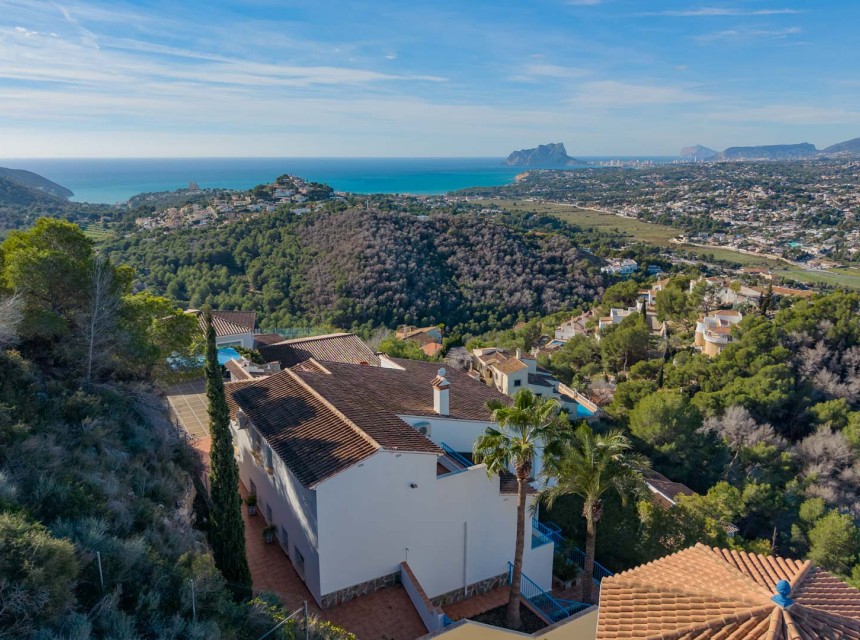 Sale - Villa -
Moraira