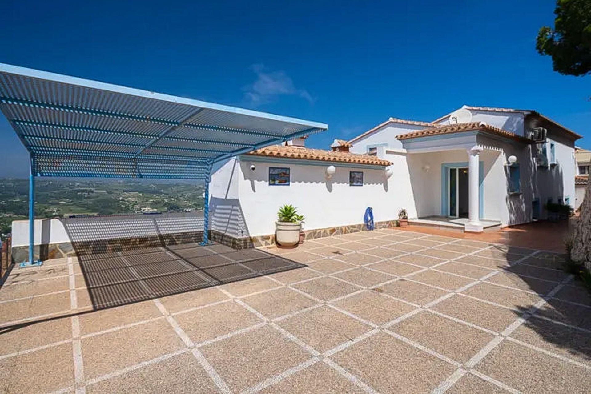 Sale - Villa -
Moraira