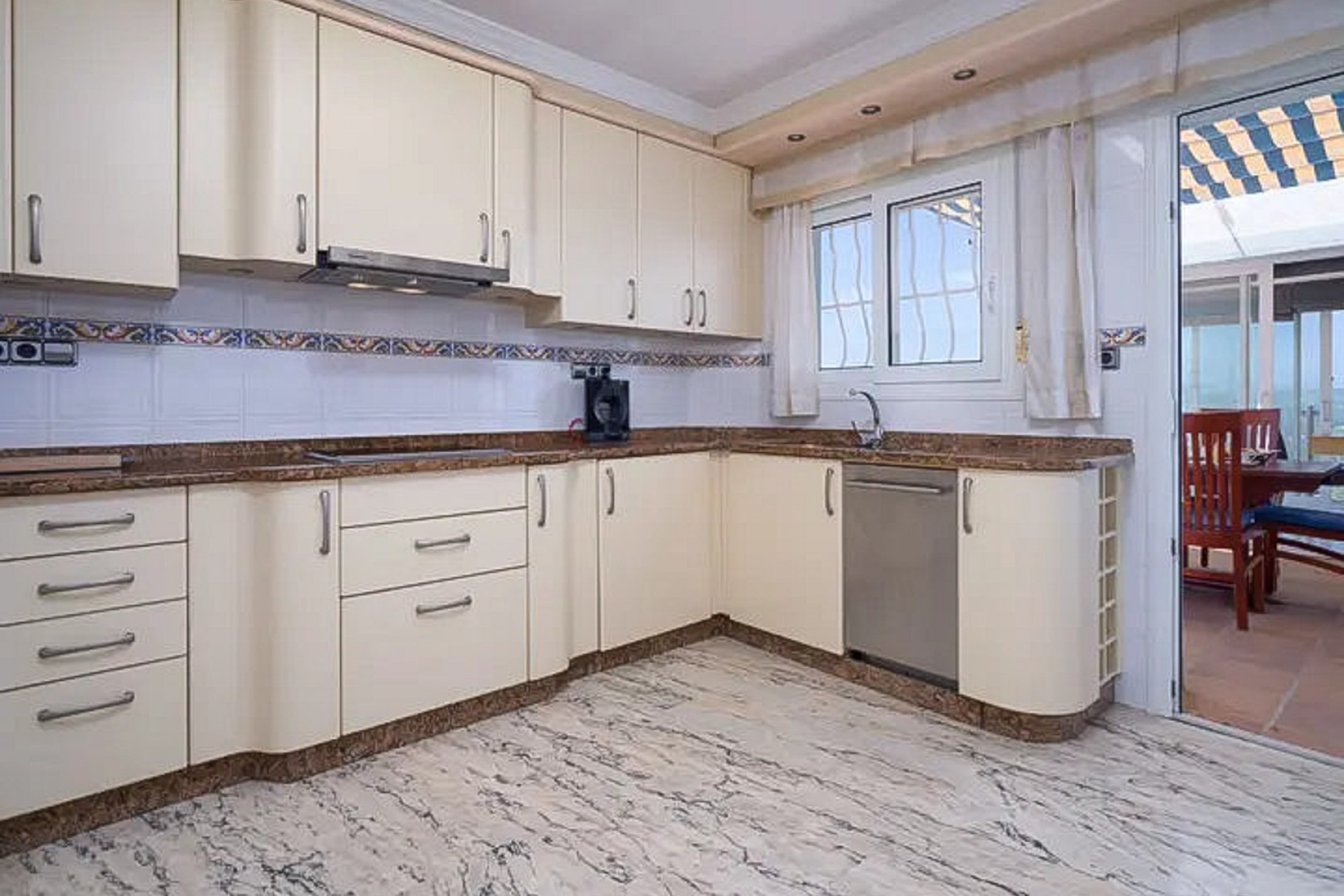 Sale - Villa -
Moraira