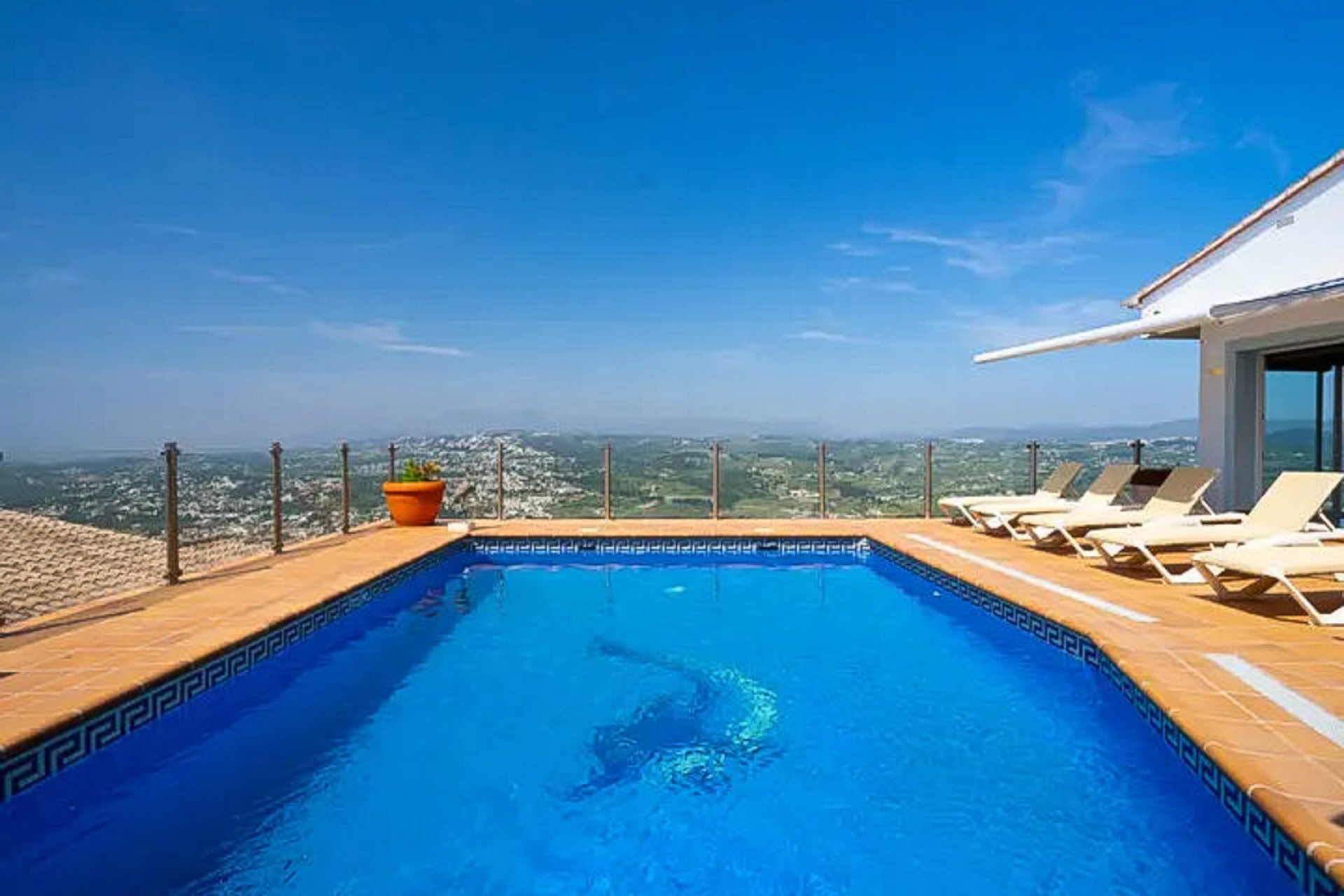 Sale - Villa -
Moraira