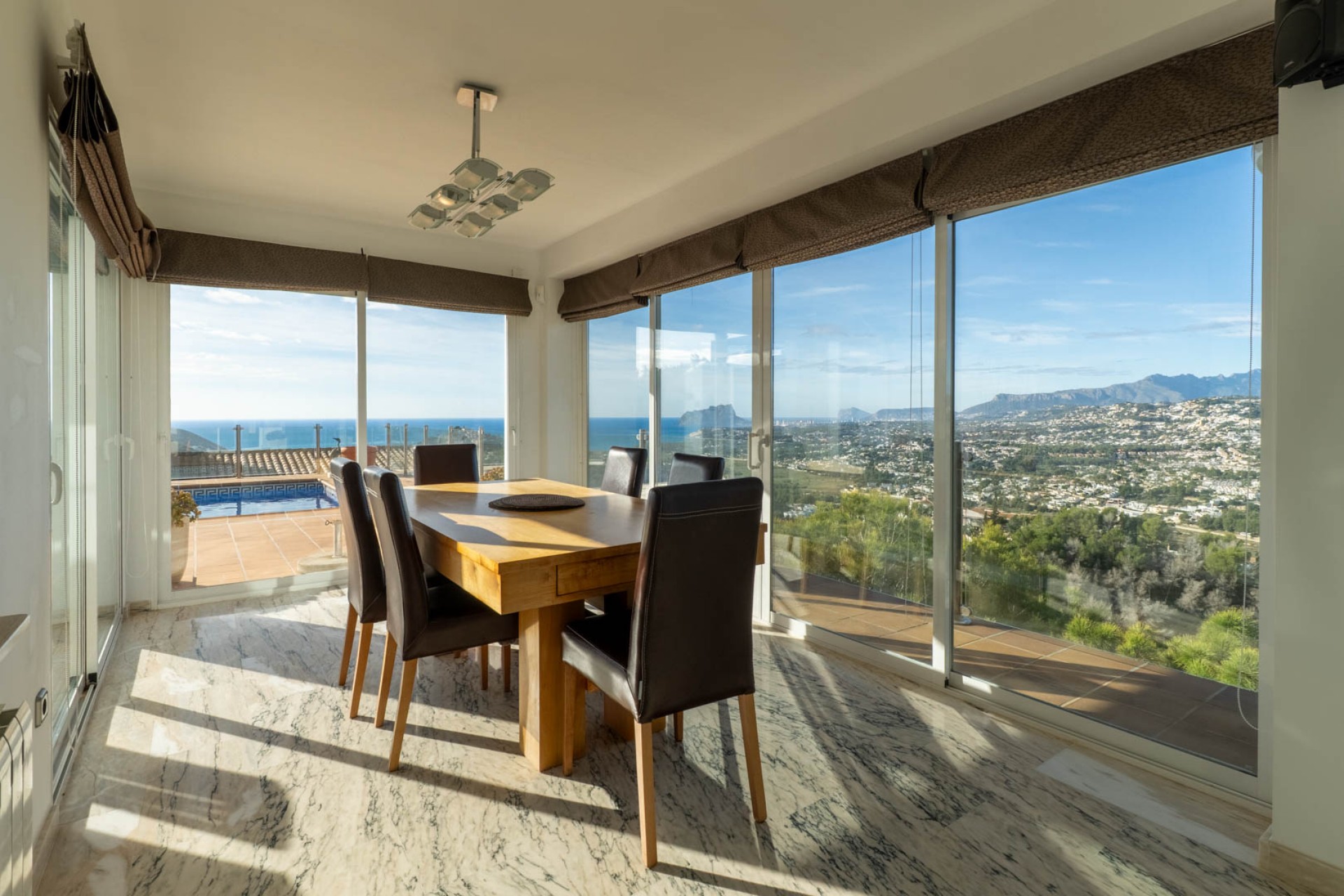 Sale - Villa -
Moraira