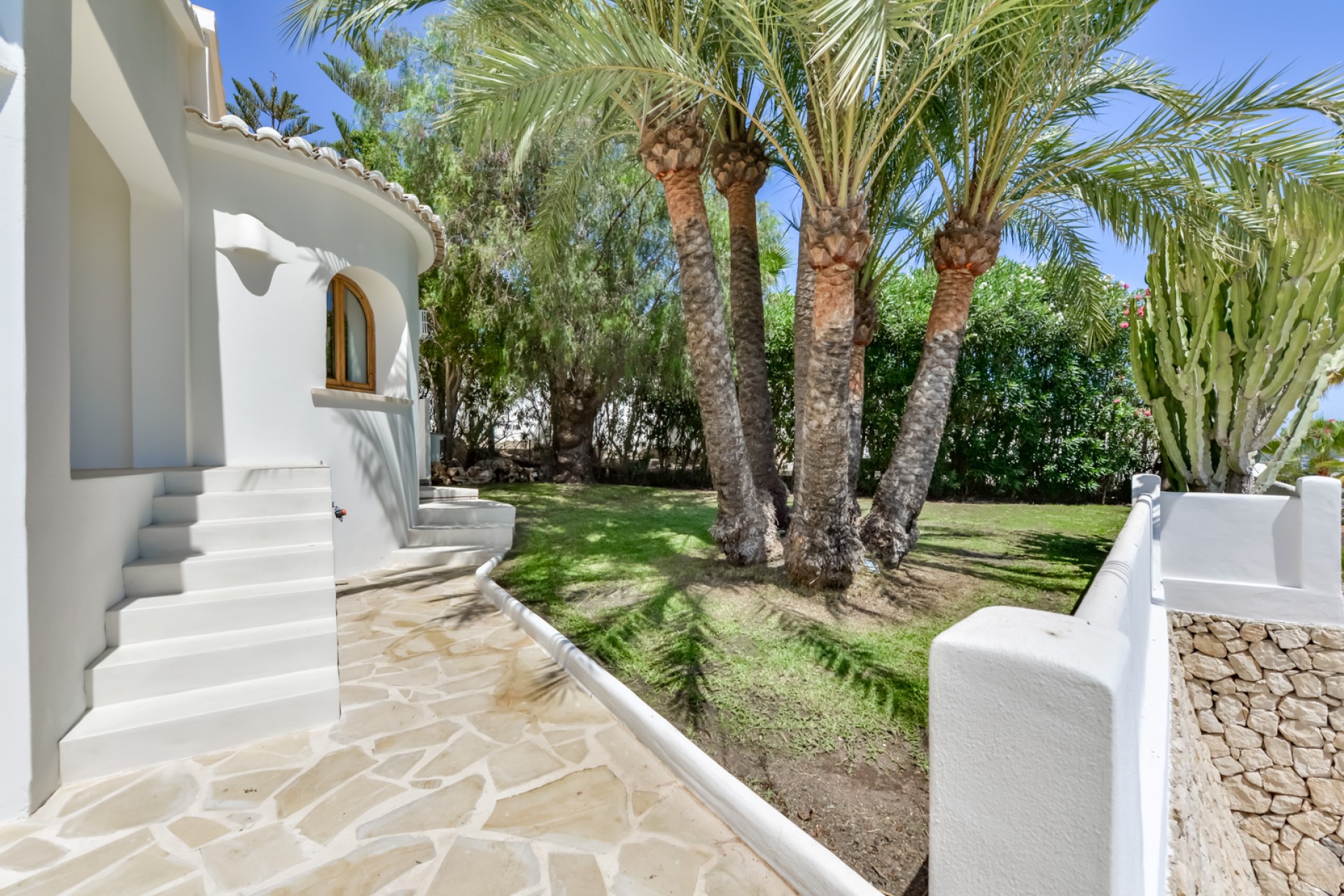 Sale - Villa -
Moraira