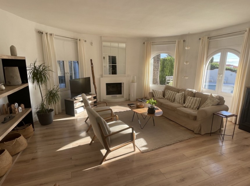 Sale - Villa -
Moraira