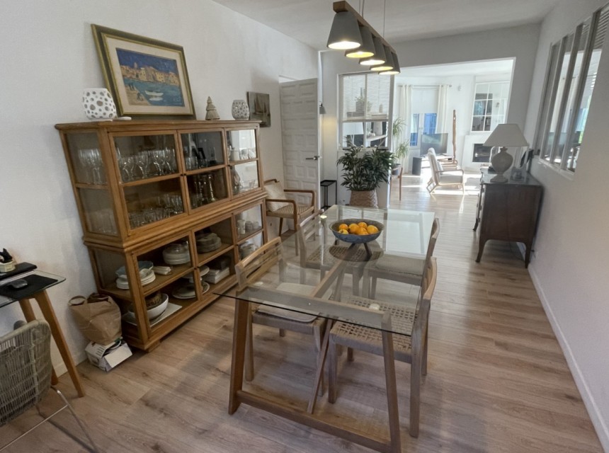 Sale - Villa -
Moraira