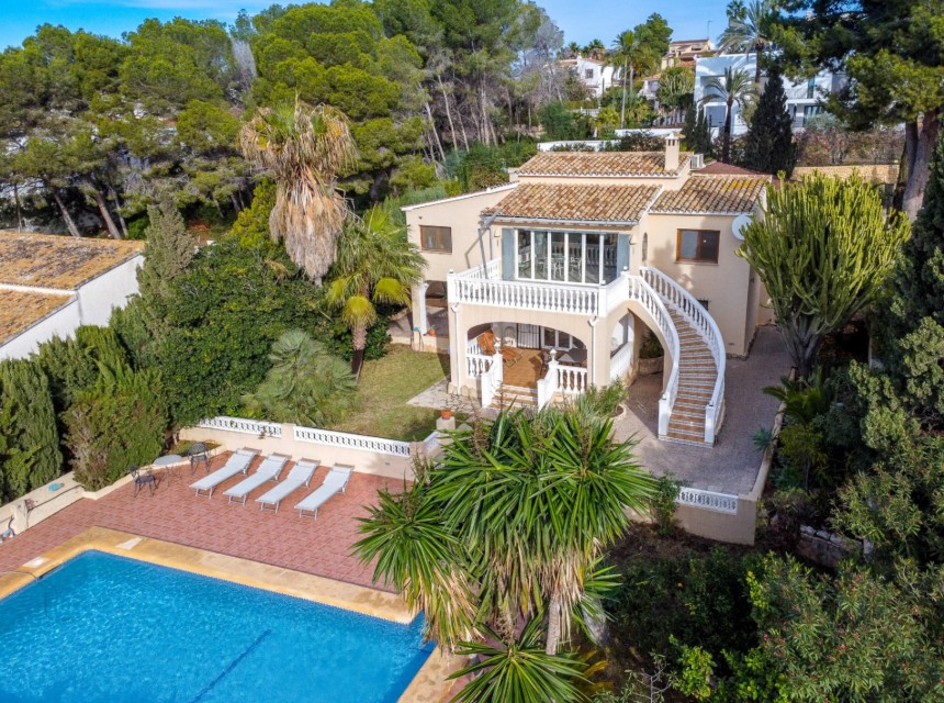 Sale - Villa -
Moraira