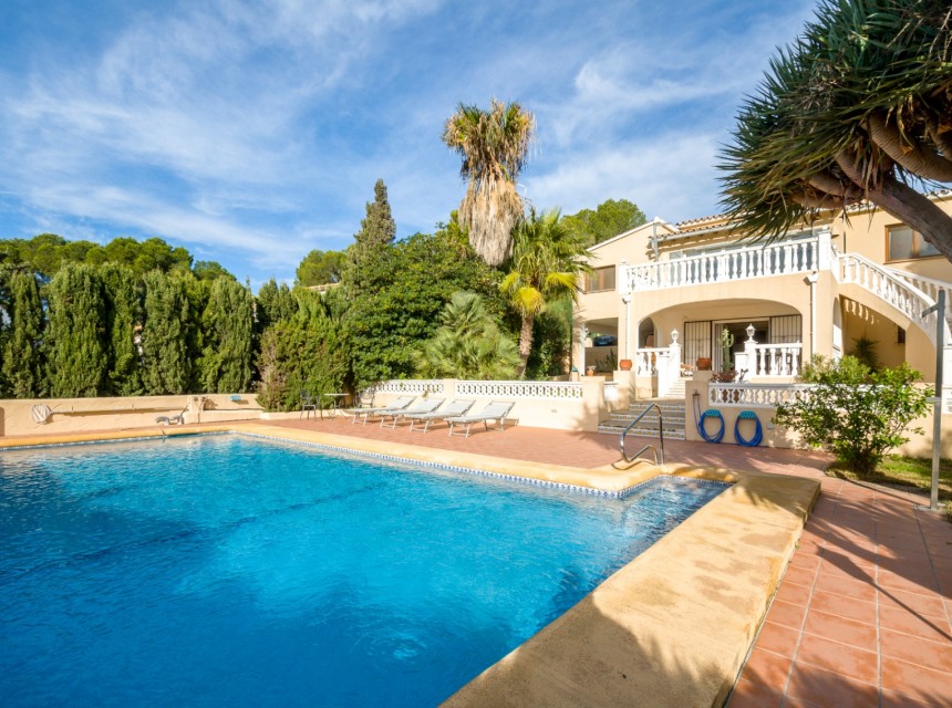 Sale - Villa -
Moraira