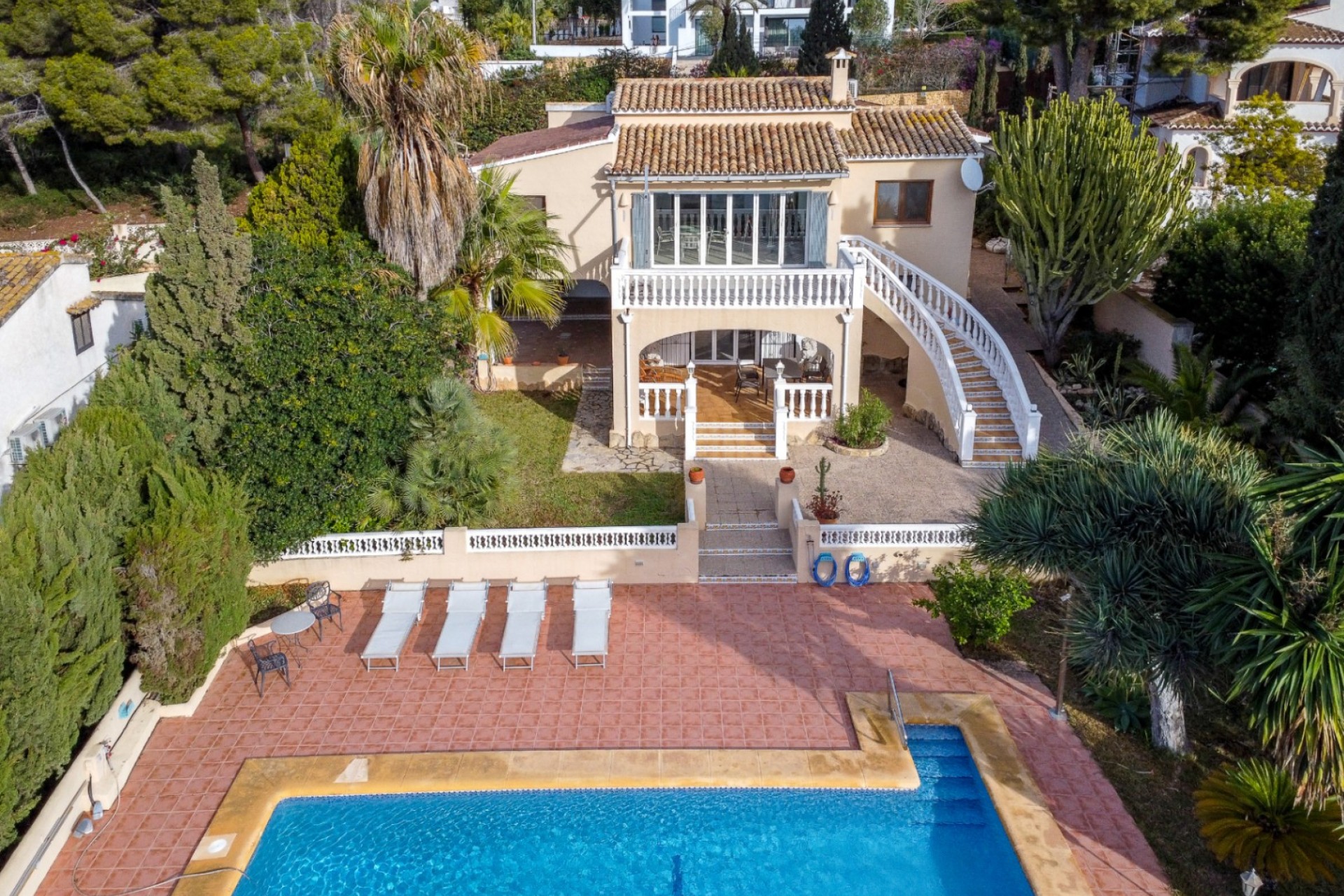 Sale - Villa -
Moraira