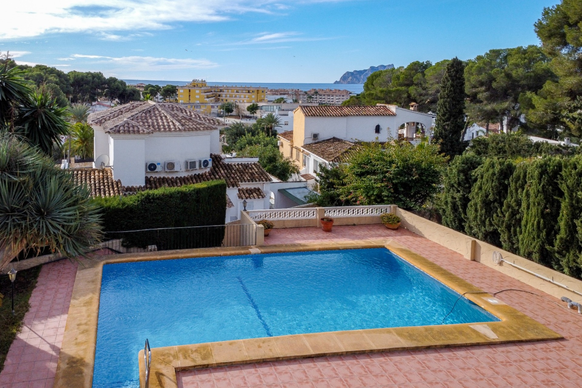 Sale - Villa -
Moraira