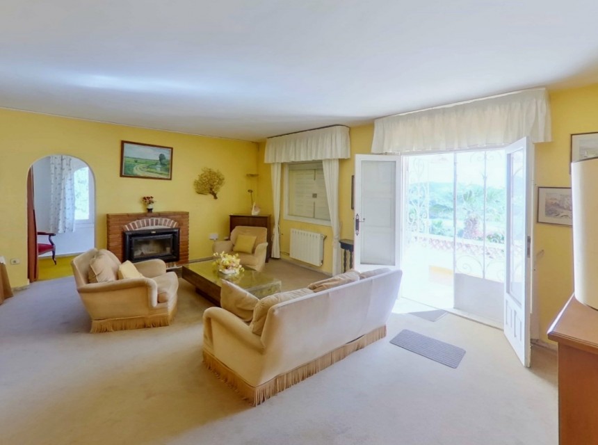 Sale - Villa -
Moraira