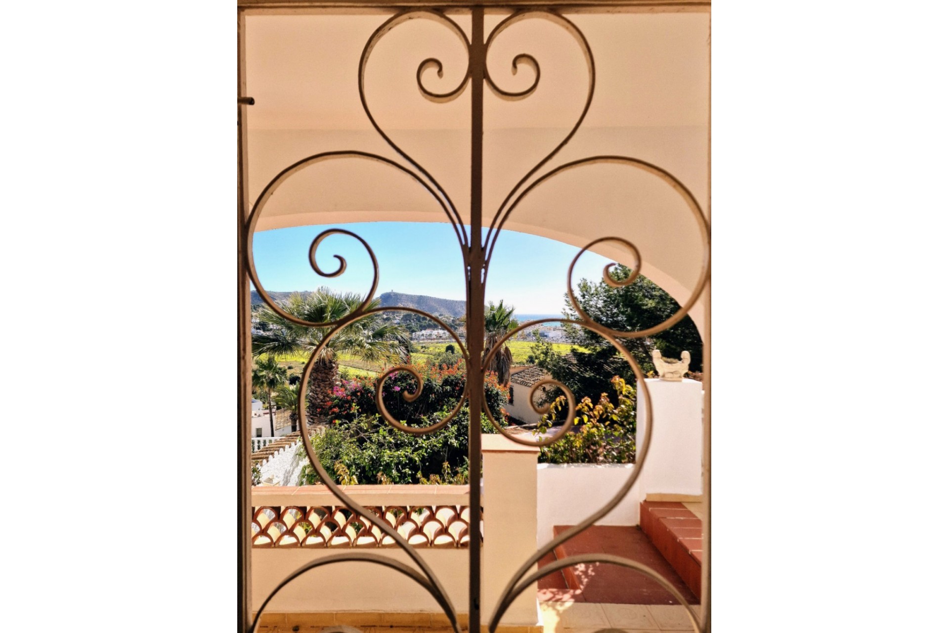 Sale - Villa -
Moraira