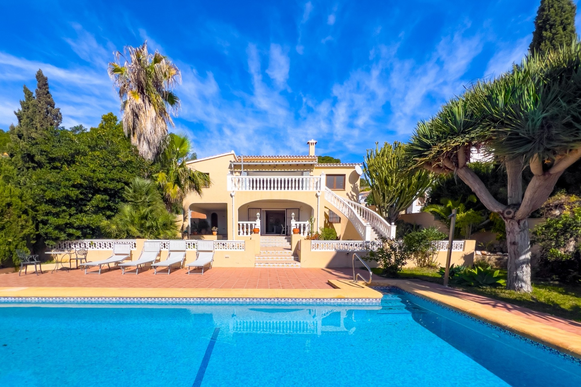 Sale - Villa -
Moraira