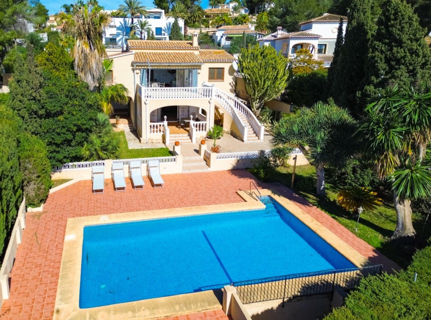 Sale - Villa -
Moraira