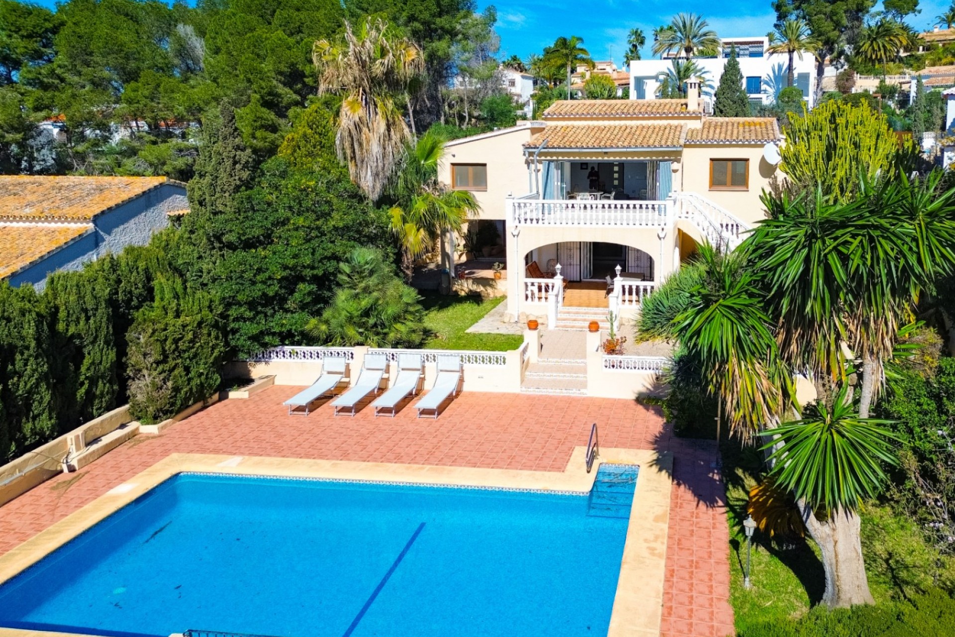 Sale - Villa -
Moraira