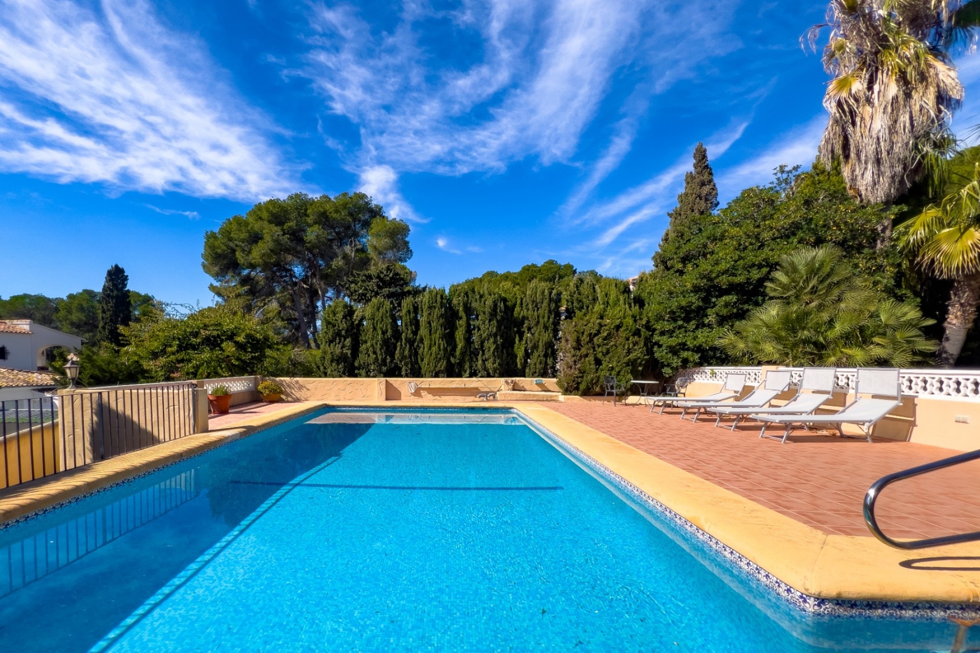Sale - Villa -
Moraira