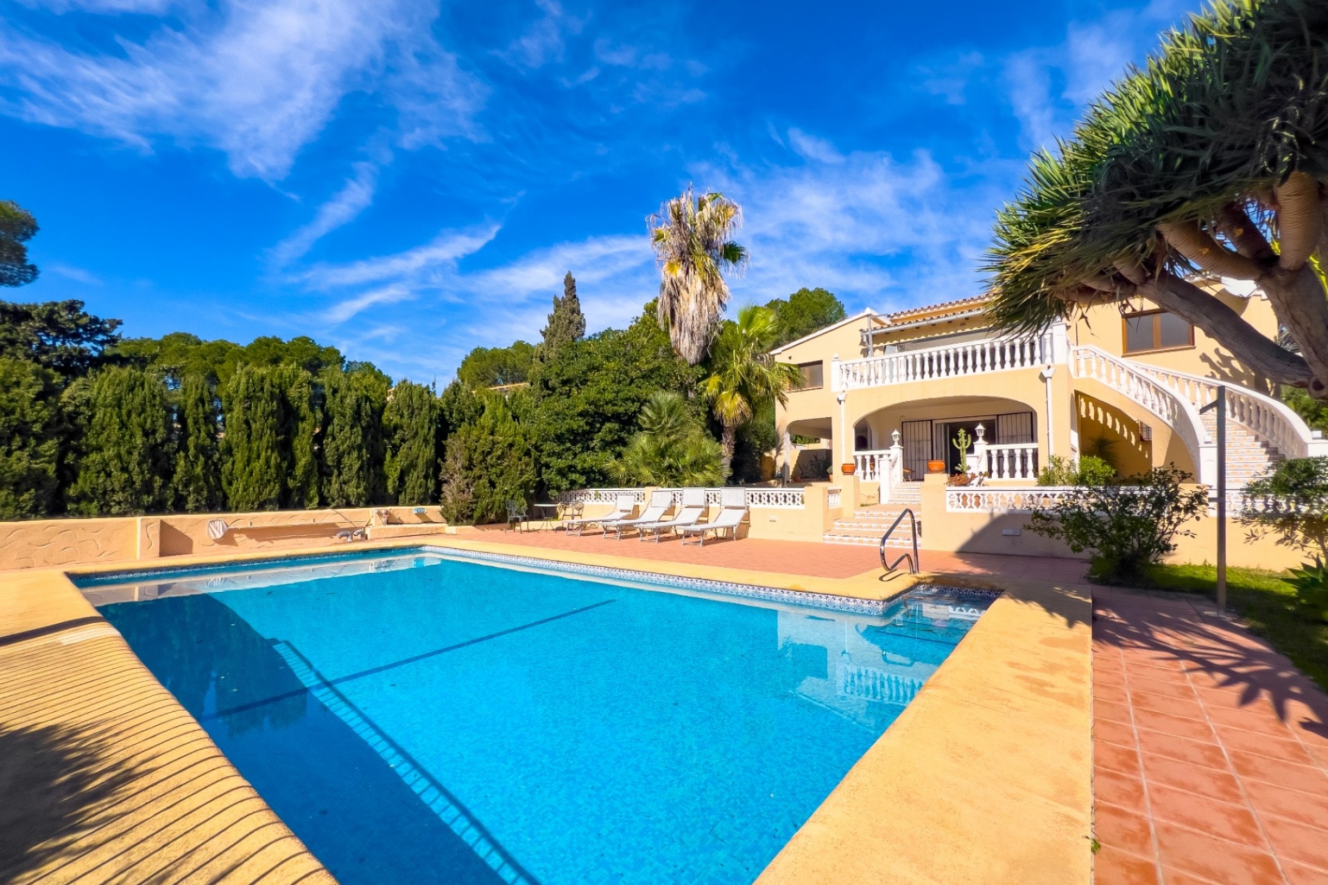 Sale - Villa -
Moraira