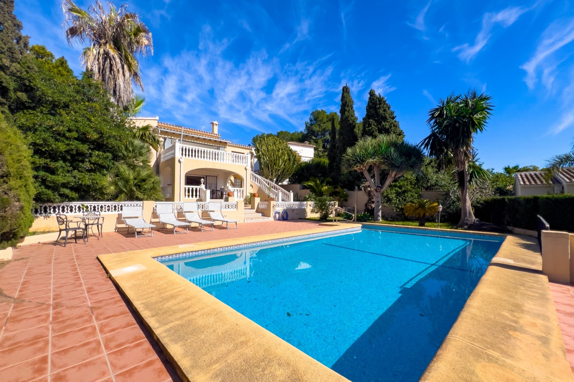 Sale - Villa -
Moraira